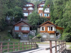 Cabaña frente al arroyo para 4/5 con hogar a leña